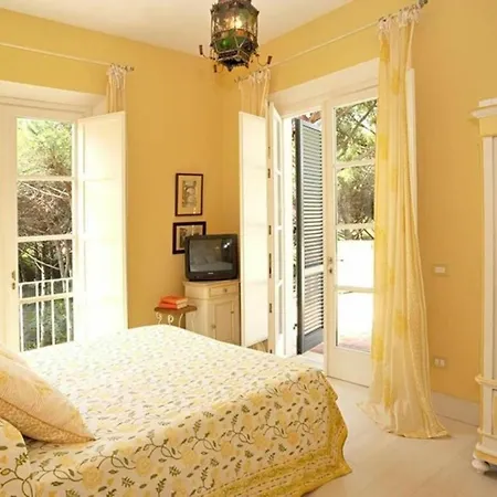 Front Bibbona Villa